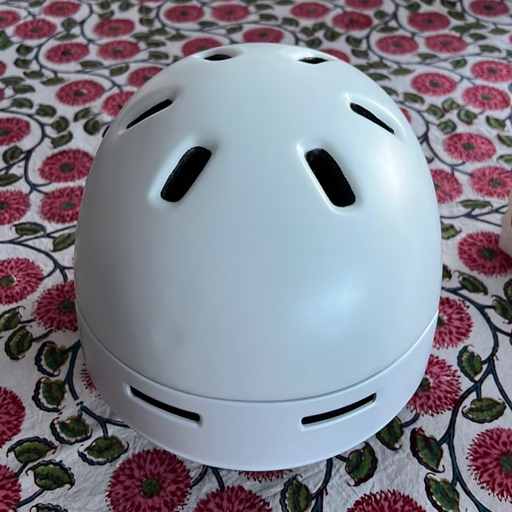 Women’s Ski Helmet